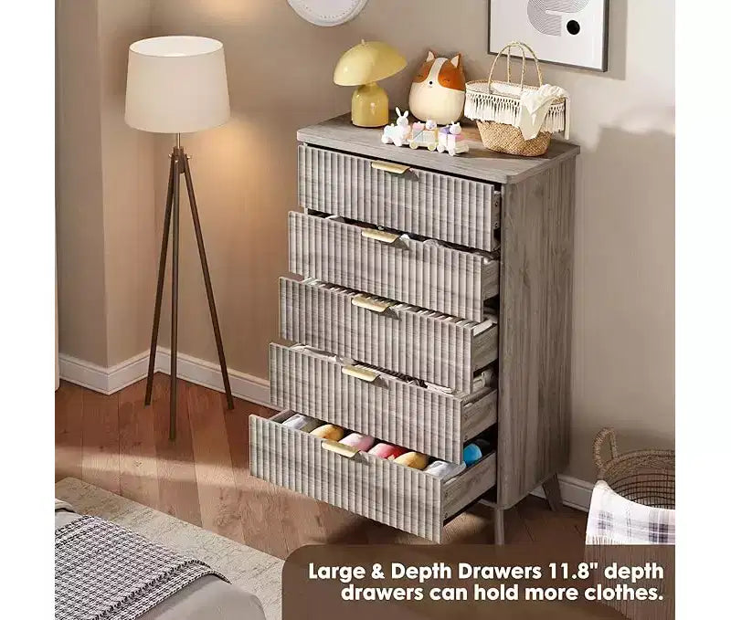 Commode cannelée pour chambre à coucher avec 5 tiroirs profonds, commode haute de 120 cm, design à profil incurvé, commode moderne en bois, pour salon