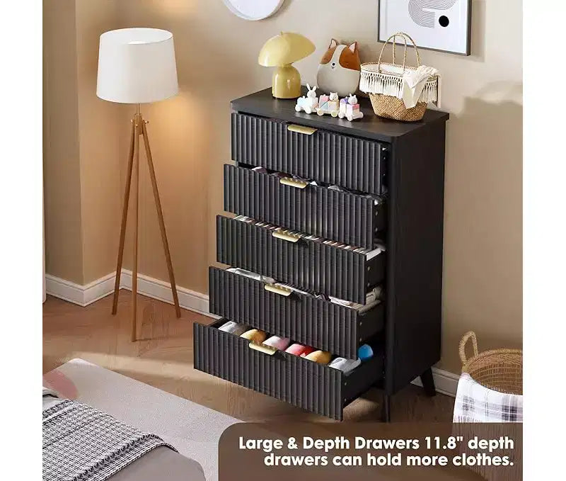 Commode cannelée pour chambre à coucher avec 5 tiroirs profonds, commode haute de 120 cm, design à profil incurvé, commode moderne en bois, pour salon