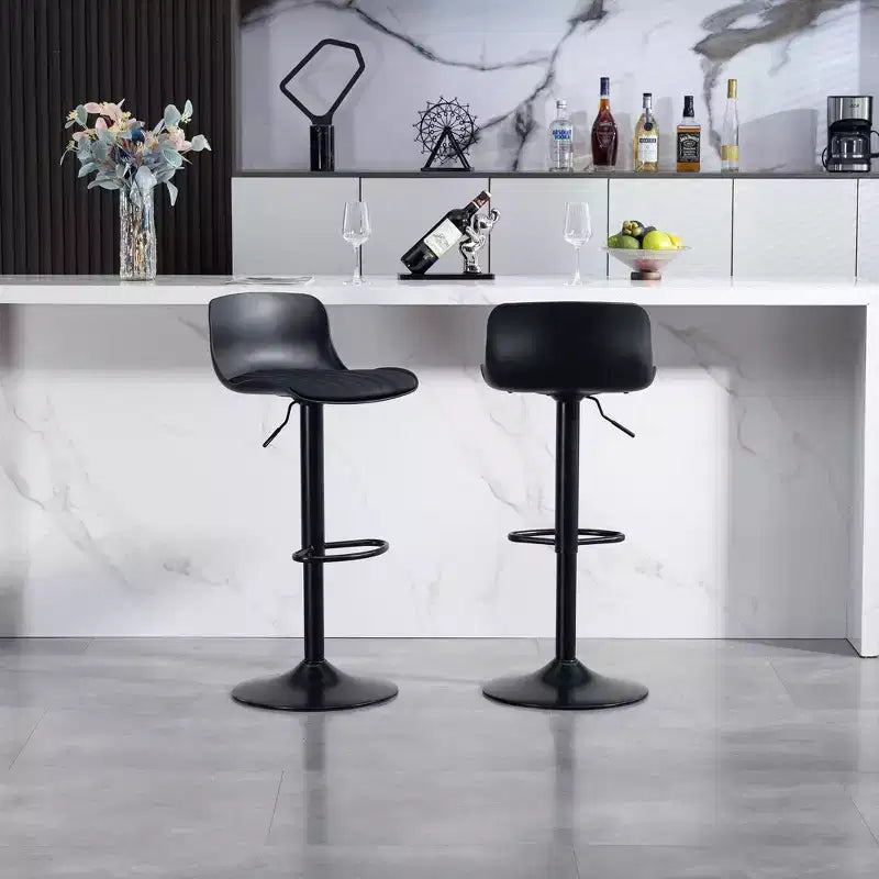 Lot de 2 tabourets de bar pivotants à hauteur réglable avec grande base robuste, chaises de comptoir en cuir sans accoudoirs pour salles à manger