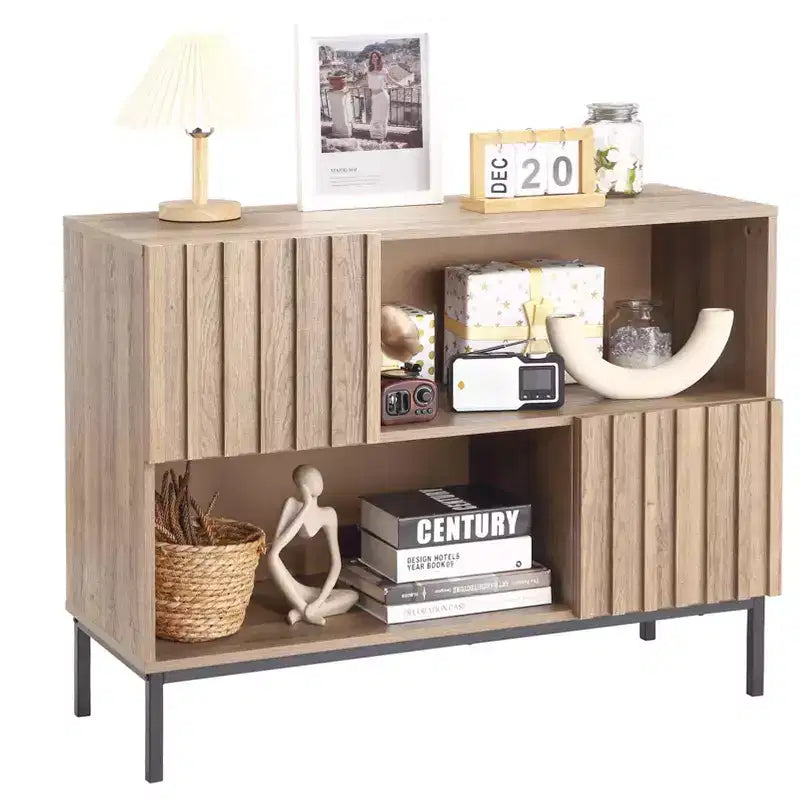 Meuble de rangement cannelé, Buffet en enfilade de style Mid-Century avec porte et pieds en métal, Table console pour salon et couloir